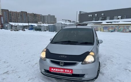 Honda Fit III, 2003 год, 560 000 рублей, 2 фотография