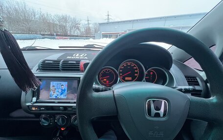 Honda Fit III, 2003 год, 560 000 рублей, 16 фотография