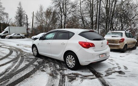 Opel Astra J, 2013 год, 740 000 рублей, 2 фотография