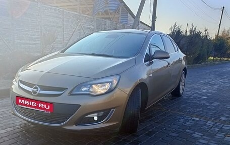 Opel Astra J, 2013 год, 999 000 рублей, 4 фотография