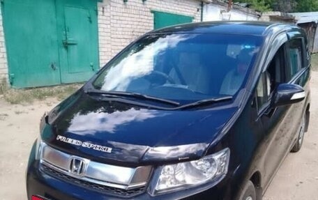 Honda Freed I, 2015 год, 1 450 000 рублей, 8 фотография