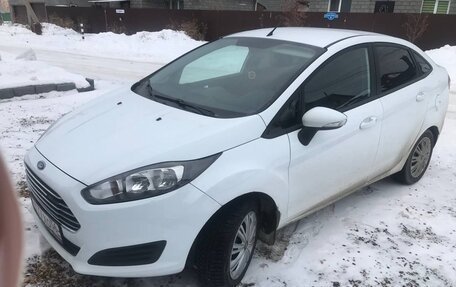 Ford Fiesta, 2015 год, 1 090 000 рублей, 2 фотография