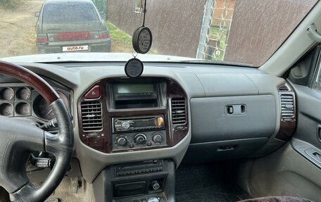 Mitsubishi Pajero III рестайлинг, 2001 год, 600 000 рублей, 3 фотография