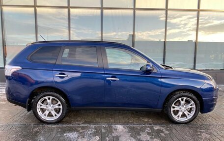 Mitsubishi Outlander III рестайлинг 3, 2013 год, 1 730 000 рублей, 6 фотография