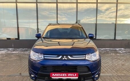 Mitsubishi Outlander III рестайлинг 3, 2013 год, 1 730 000 рублей, 8 фотография