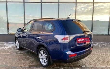 Mitsubishi Outlander III рестайлинг 3, 2013 год, 1 730 000 рублей, 3 фотография