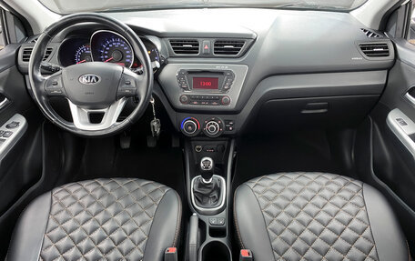 KIA Rio III рестайлинг, 2013 год, 989 000 рублей, 17 фотография