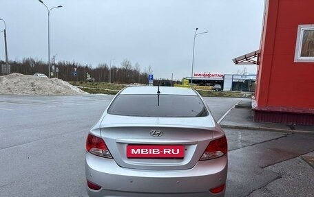 Hyundai Solaris II рестайлинг, 2011 год, 645 000 рублей, 2 фотография