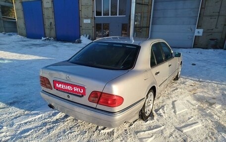 Mercedes-Benz E-Класс, 1998 год, 400 000 рублей, 9 фотография