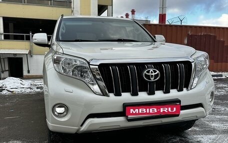 Toyota Land Cruiser Prado 150 рестайлинг 2, 2015 год, 4 000 000 рублей, 2 фотография