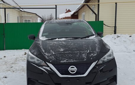 Nissan Leaf II, 2019 год, 1 690 000 рублей, 2 фотография