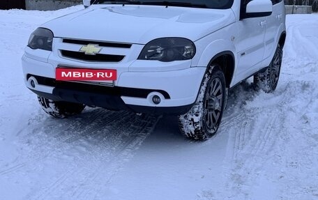 Chevrolet Niva I рестайлинг, 2017 год, 750 000 рублей, 2 фотография