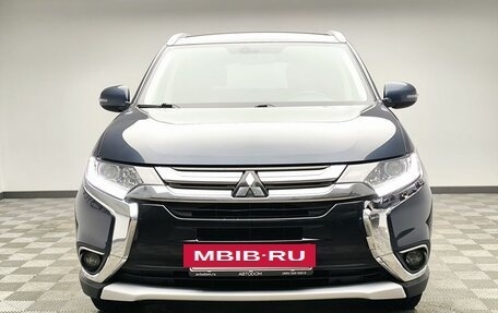 Mitsubishi Outlander III рестайлинг 3, 2018 год, 1 750 000 рублей, 2 фотография