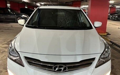 Hyundai Solaris II рестайлинг, 2015 год, 1 190 000 рублей, 2 фотография