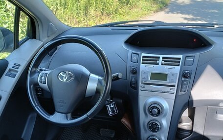 Toyota Yaris III рестайлинг, 2007 год, 655 000 рублей, 8 фотография