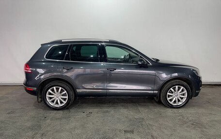 Volkswagen Touareg III, 2015 год, 2 999 000 рублей, 4 фотография