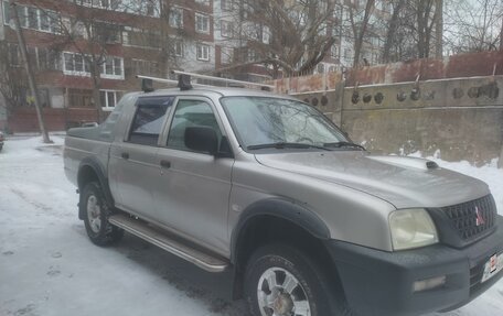 Mitsubishi L200 III рестайлинг, 2004 год, 680 000 рублей, 5 фотография