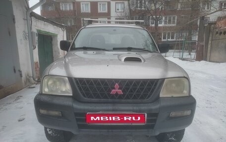 Mitsubishi L200 III рестайлинг, 2004 год, 680 000 рублей, 1 фотография