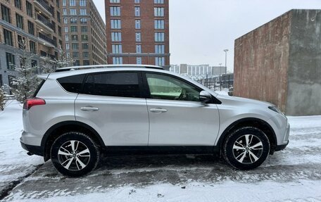 Toyota RAV4, 2017 год, 2 250 000 рублей, 7 фотография