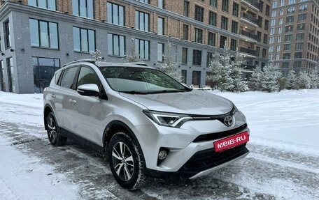 Toyota RAV4, 2017 год, 2 250 000 рублей, 10 фотография