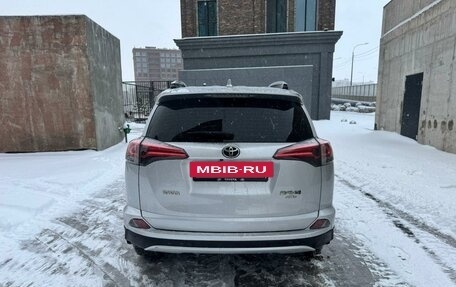 Toyota RAV4, 2017 год, 2 250 000 рублей, 6 фотография