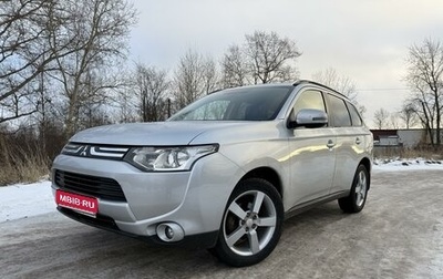 Mitsubishi Outlander III рестайлинг 3, 2013 год, 1 845 000 рублей, 1 фотография