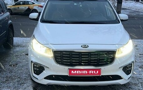 KIA Carnival III, 2018 год, 3 330 000 рублей, 1 фотография