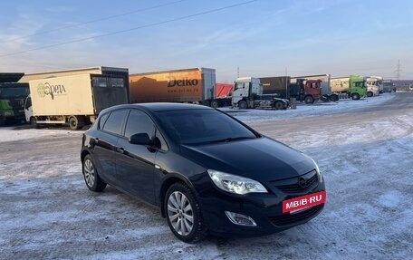 Opel Astra J, 2011 год, 850 000 рублей, 2 фотография