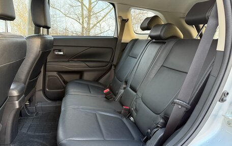 Mitsubishi Outlander III рестайлинг 3, 2013 год, 1 845 000 рублей, 16 фотография