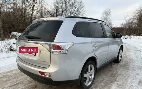 Mitsubishi Outlander III рестайлинг 3, 2013 год, 1 845 000 рублей, 3 фотография