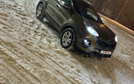 KIA Sportage IV рестайлинг, 2016 год, 2 550 000 рублей, 3 фотография