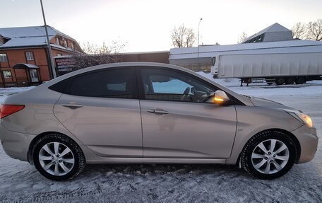 Hyundai Solaris II рестайлинг, 2012 год, 750 000 рублей, 3 фотография