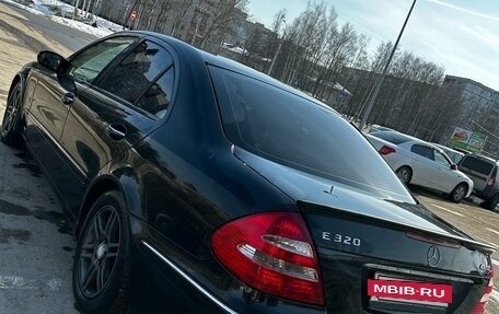 Mercedes-Benz E-Класс, 2003 год, 720 000 рублей, 13 фотография