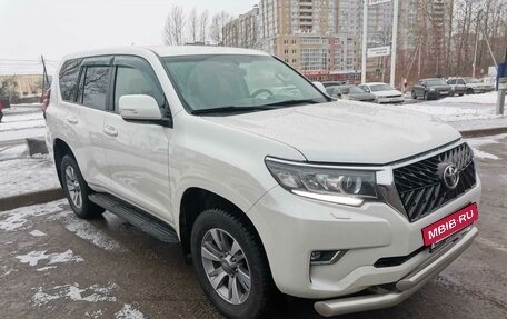 Toyota Land Cruiser Prado 150 рестайлинг 2, 2019 год, 5 600 000 рублей, 2 фотография