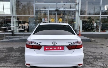 Toyota Camry, 2016 год, 2 200 000 рублей, 6 фотография