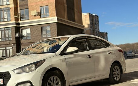 Hyundai Solaris II рестайлинг, 2019 год, 1 050 000 рублей, 4 фотография