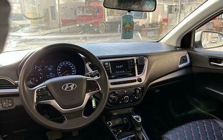 Hyundai Solaris II рестайлинг, 2019 год, 1 050 000 рублей, 18 фотография