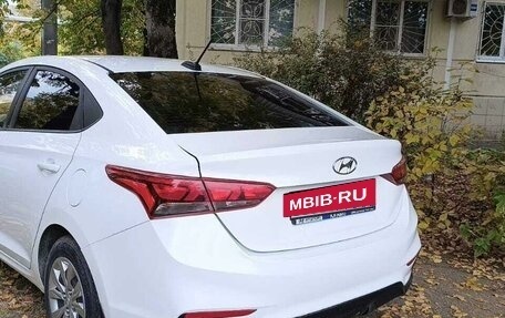 Hyundai Solaris II рестайлинг, 2018 год, 950 000 рублей, 7 фотография