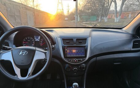 Hyundai Solaris II рестайлинг, 2012 год, 1 000 000 рублей, 6 фотография