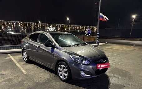 Hyundai Solaris II рестайлинг, 2012 год, 1 000 000 рублей, 13 фотография