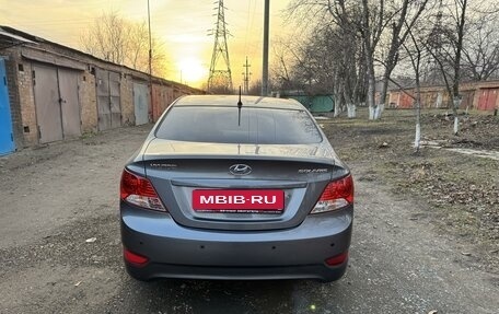 Hyundai Solaris II рестайлинг, 2012 год, 1 000 000 рублей, 15 фотография