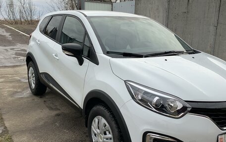 Renault Kaptur I рестайлинг, 2019 год, 1 750 000 рублей, 2 фотография