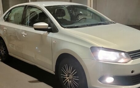 Volkswagen Polo VI (EU Market), 2011 год, 720 000 рублей, 2 фотография