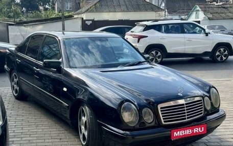 Mercedes-Benz E-Класс, 1998 год, 380 000 рублей, 1 фотография