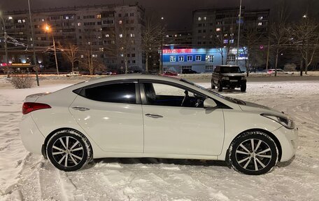 Hyundai Avante, 2011 год, 910 000 рублей, 2 фотография