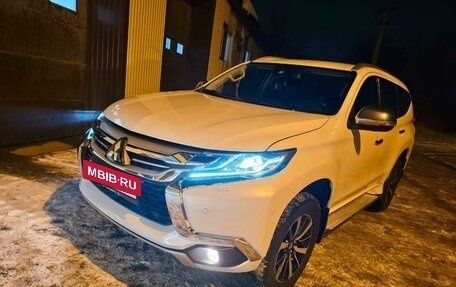 Mitsubishi Pajero Sport III рестайлинг, 2020 год, 3 830 000 рублей, 3 фотография