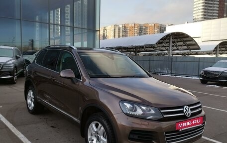 Volkswagen Touareg III, 2013 год, 2 599 000 рублей, 2 фотография