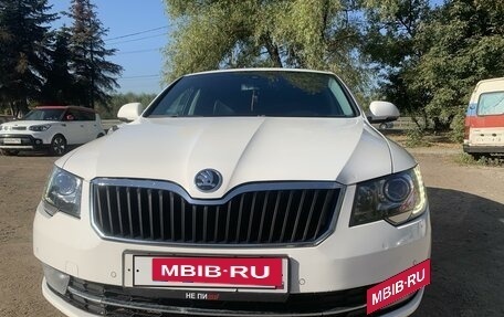 Skoda Superb III рестайлинг, 2014 год, 1 350 000 рублей, 10 фотография