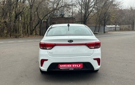 KIA Rio IV, 2017 год, 950 000 рублей, 4 фотография