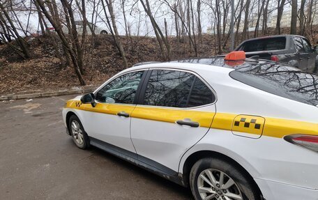 Toyota Camry, 2019 год, 2 090 000 рублей, 8 фотография